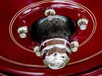 1927 Nash sedan hubcap